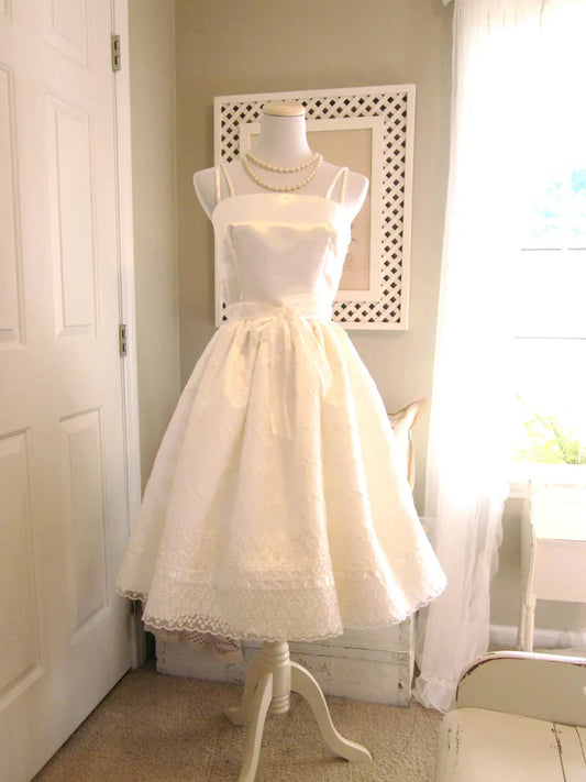 girlhomeshops--Ivory Cute Ribbon Lace A-Line Birthday Dress Homecoming Dress gh5572
