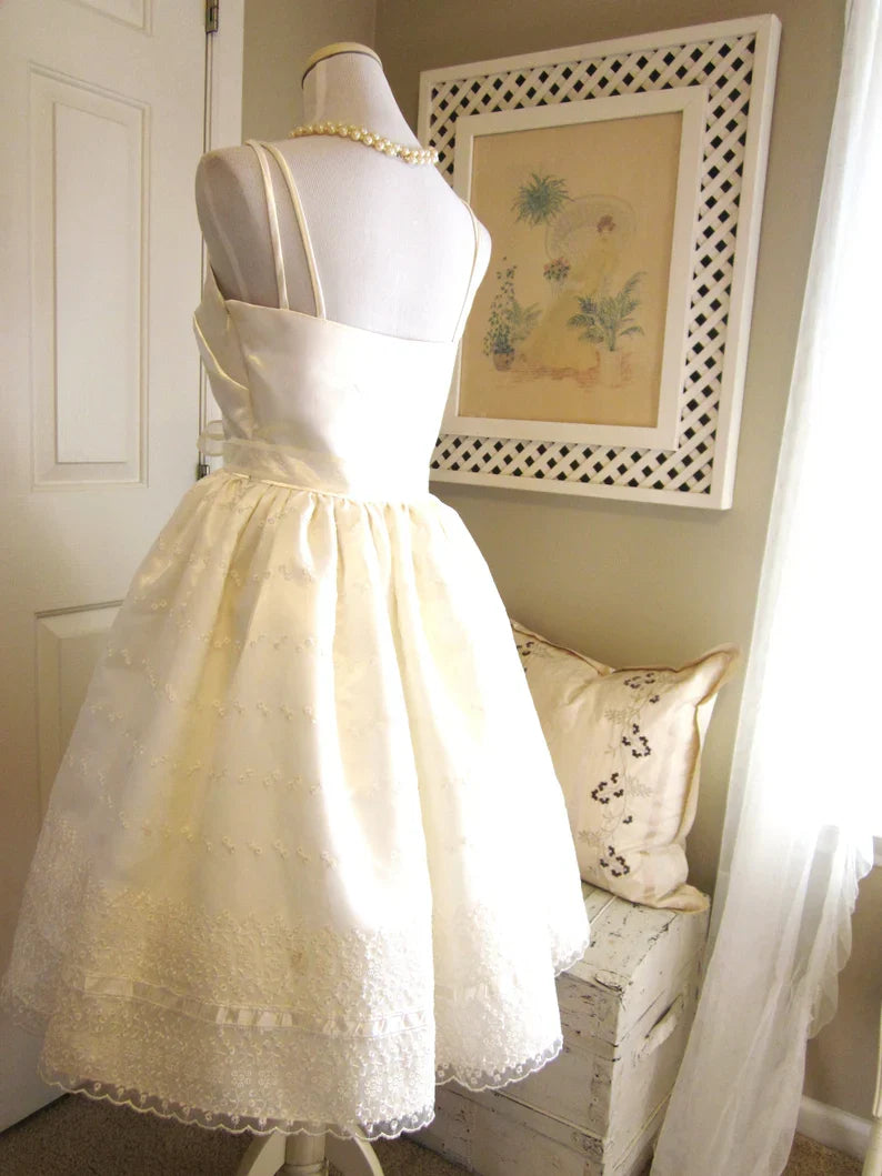 girlhomeshops--Ivory Cute Ribbon Lace A-Line Birthday Dress Homecoming Dress gh5572