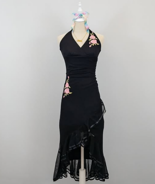 Robe de bal longue/mi-longue en mousseline de soie, noire, vintage, col licou, broderie florale rose, gh4652