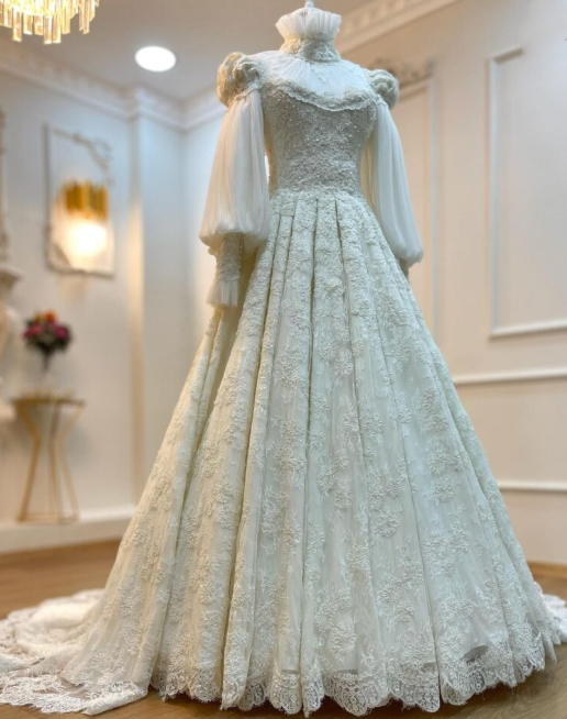 Vintage-Kleid mit Puffärmeln, Schleppe aus Spitze und Tüll | Edwardianisches Ballkleid im Maxi-Stil mit hohem Kragen für Hochzeit, Braut, Gala und Ball gh6409