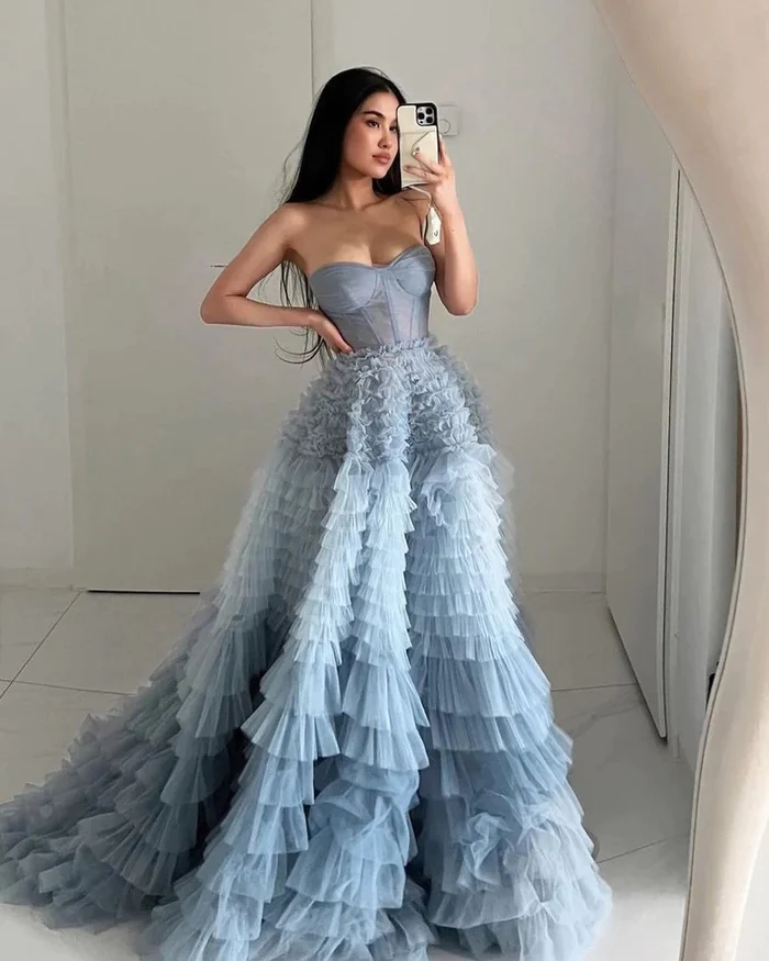 Robe de soirée longue en tulle à volants superposés bleu clair magnifique A-line gh2685