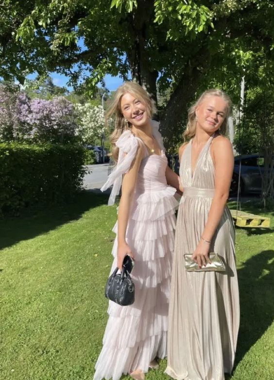 Robe de bal longue rose pâle à plusieurs niveaux gh2882