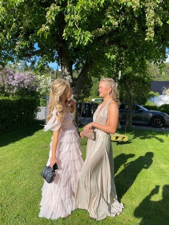 Robe de bal longue rose pâle à plusieurs niveaux gh2882