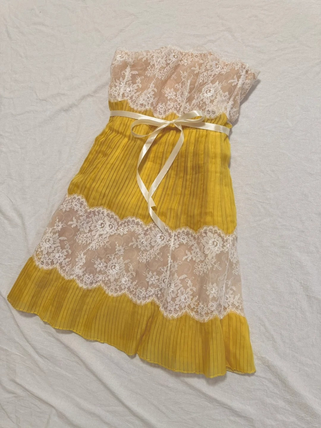 girlhomeshops - Robe midi sans bretelles, jaune gingembre, en mousseline et dentelle, ornée d'un ruban (gh6312)