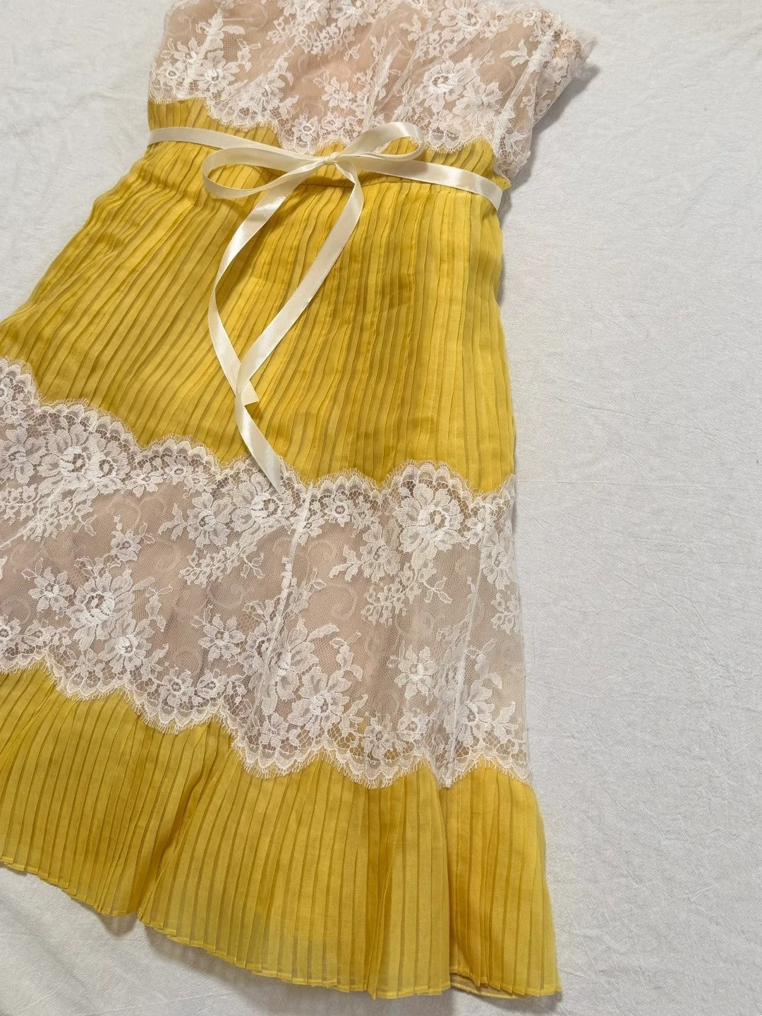 girlhomeshops - Robe midi sans bretelles, jaune gingembre, en mousseline et dentelle, ornée d'un ruban (gh6312)
