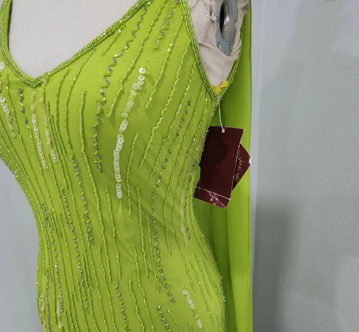 Paillettenbesetztes Meerjungfrauenkleid in Neongrün mit Spaghettiträgern | Luxuriöses, elegantes Kleid mit Tropfenbesatz und Schalkragen für den Galaball gh6466