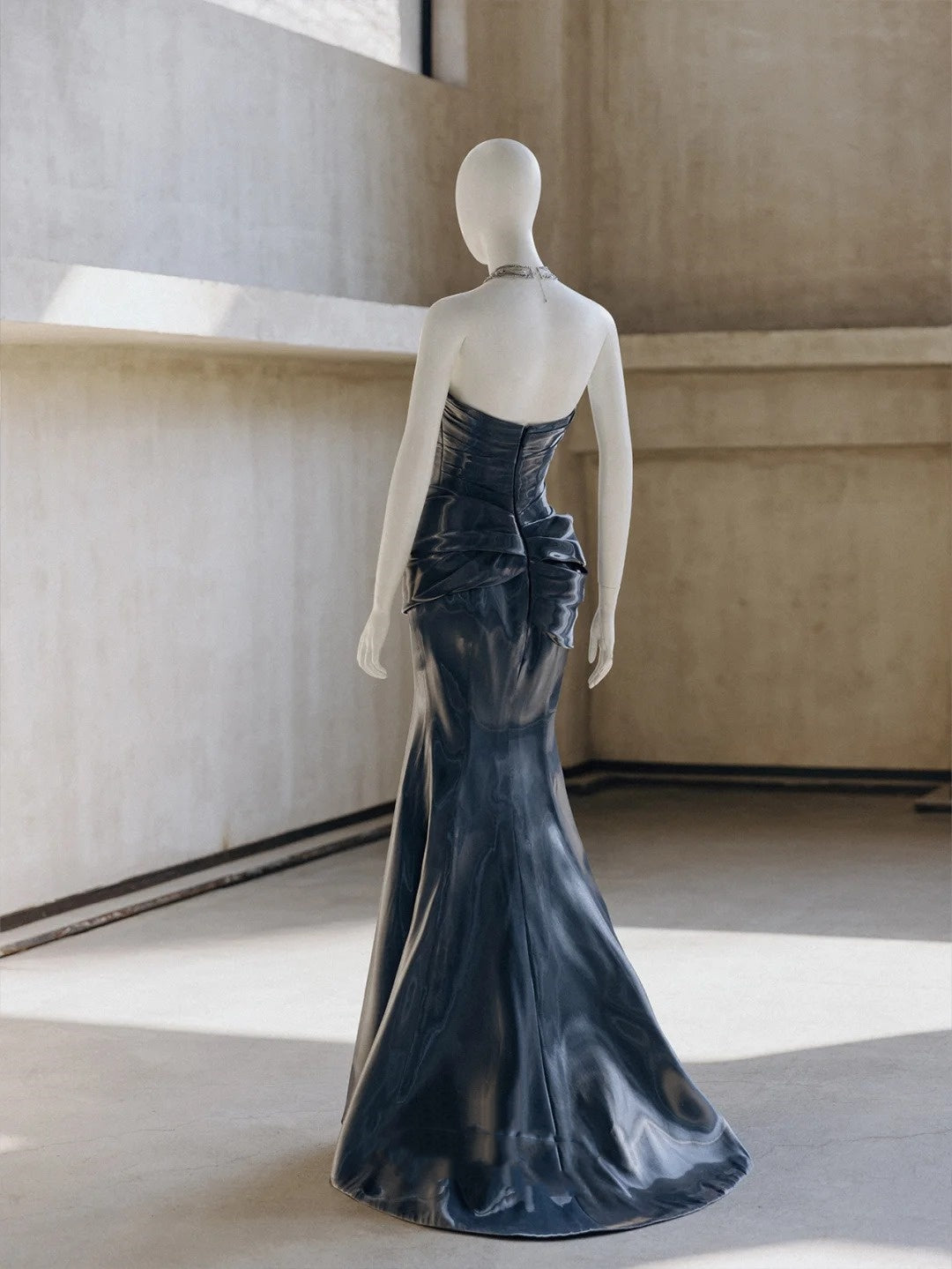 Robe de soirée longue en satin Y3K style gothique cybermécanique bleu métal liquide déesse gh4545