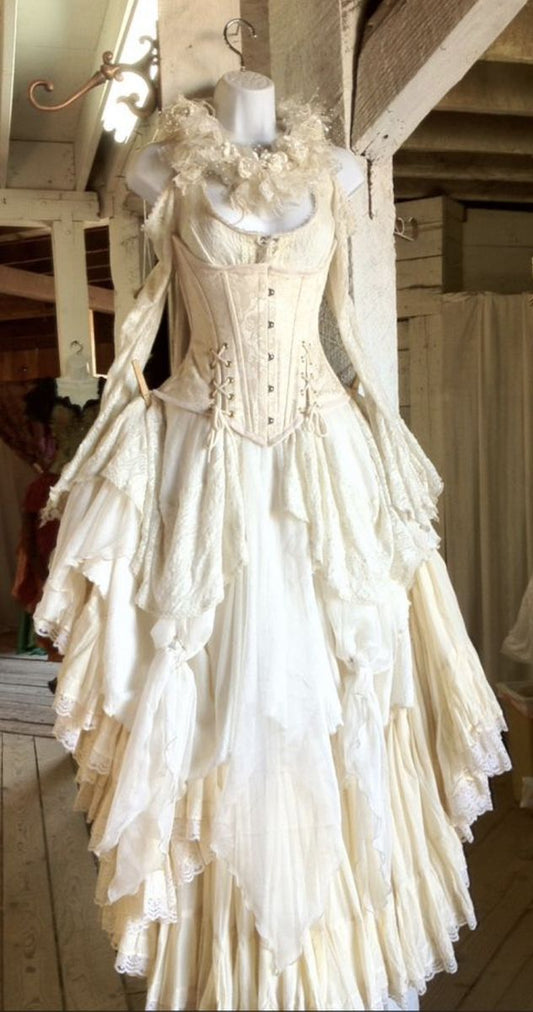 Cremefarbenes, gestuftes Vintage-Kleid mit Schnürung und langen Ärmeln gh6404