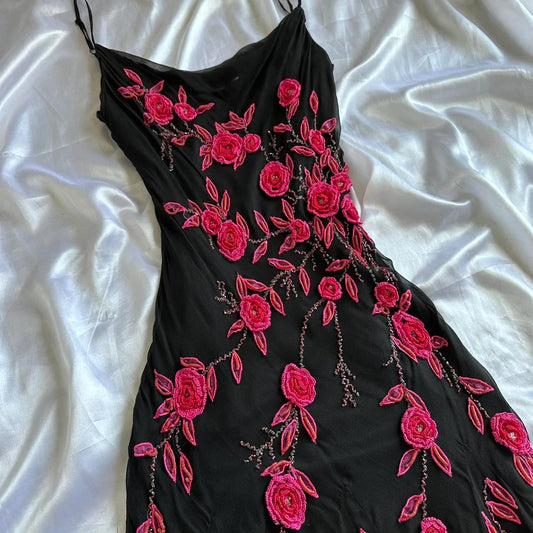 Wunderschönes schwarzes, zartes Perlen-Blumenapplikations-Spaghettiträger-langes, elegantes Tüll-Ballkleid-Abendkleid gh3170