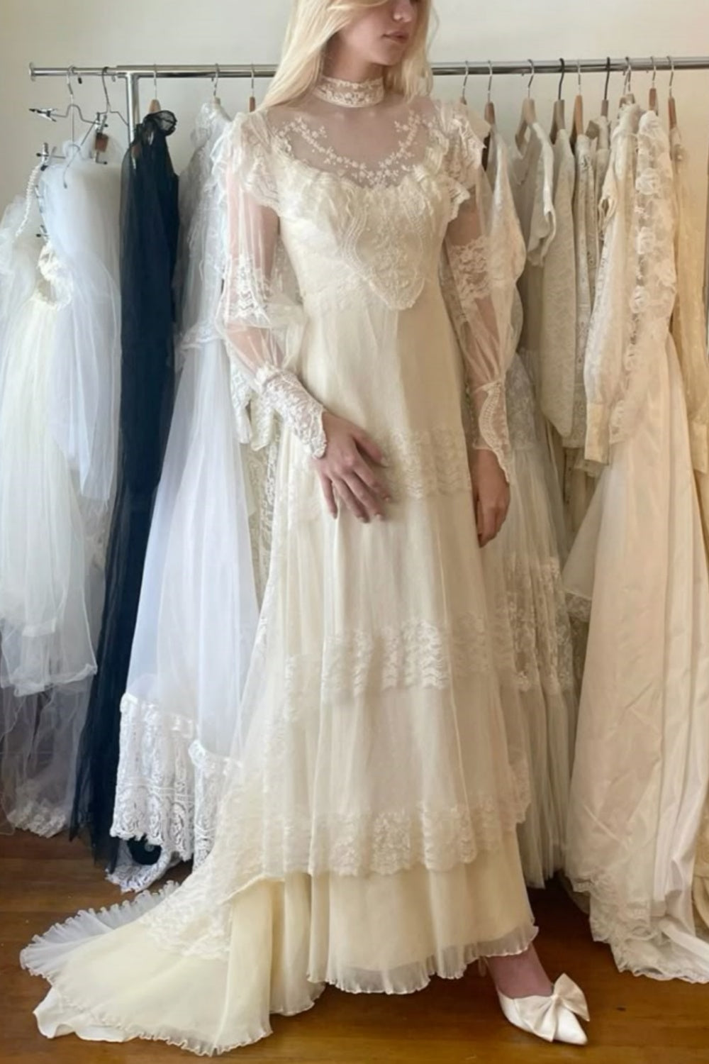 Girlhomeshops - Robe à manches longues, col mi-haut rétro, élégante robe de mariée longue en tulle et dentelle raffinée gh5854