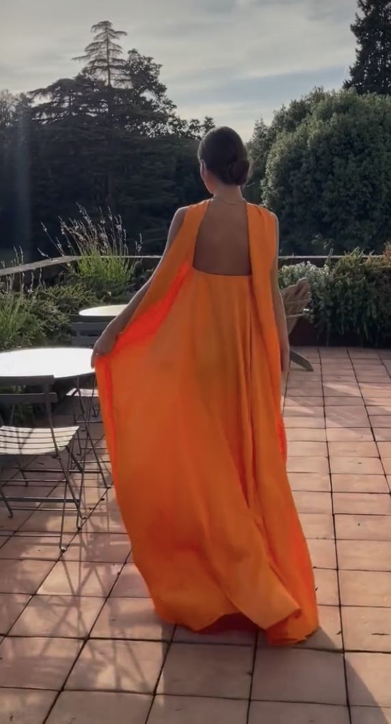 Orange Elegantes, fließendes A-Linien-Kleid mit schulterfreiem Satin, langes Ballkleid, Abendkleid für Hochzeitsgäste, Partykleid gh3093