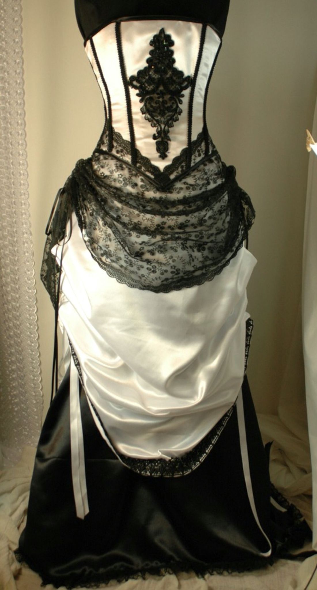 girlhomeshops - Robe de bal longue noire et blanche, élégante et rétro, longueur au sol, gh5668