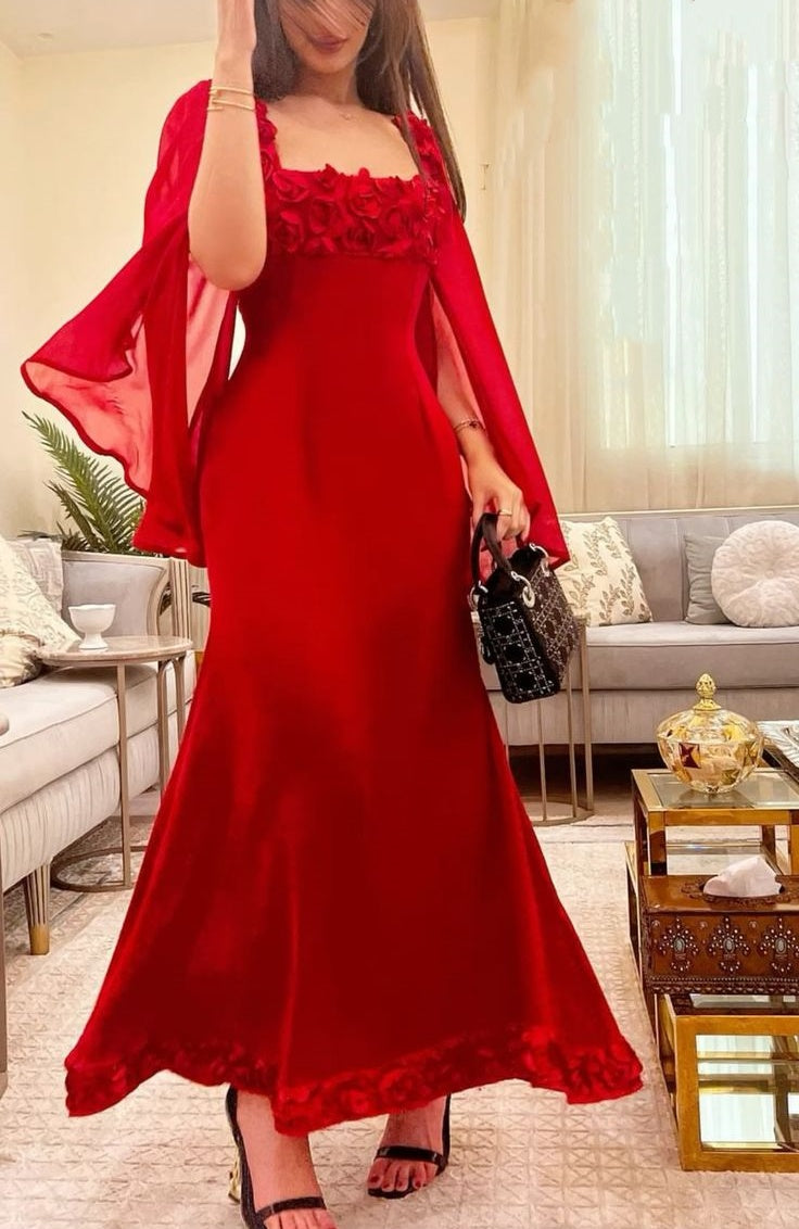 Romantisches rotes Kleid im französischen Stil: Üppige Blütenblattverzierung, fließender Stoff, Partykleid gh6596