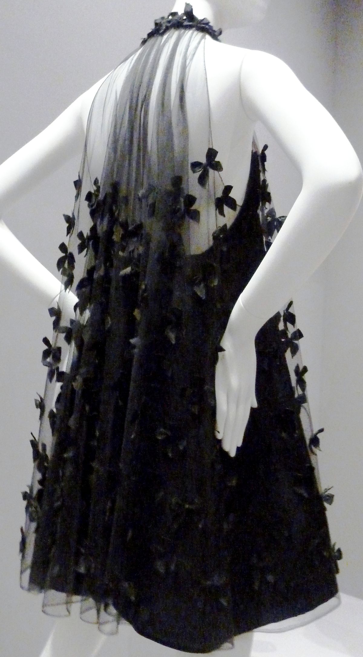 Girlhomeshops - Robe de soirée courte noire en tulle à bretelles et motif papillon gh5692