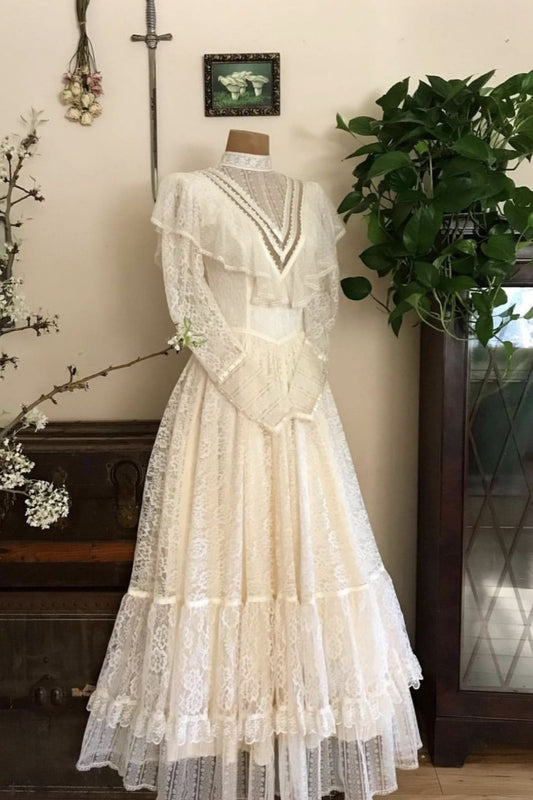 Girlhomeshops - Robe à manches longues, col mi-haut rétro, élégante robe de mariée longue en tulle et dentelle raffinée gh5853