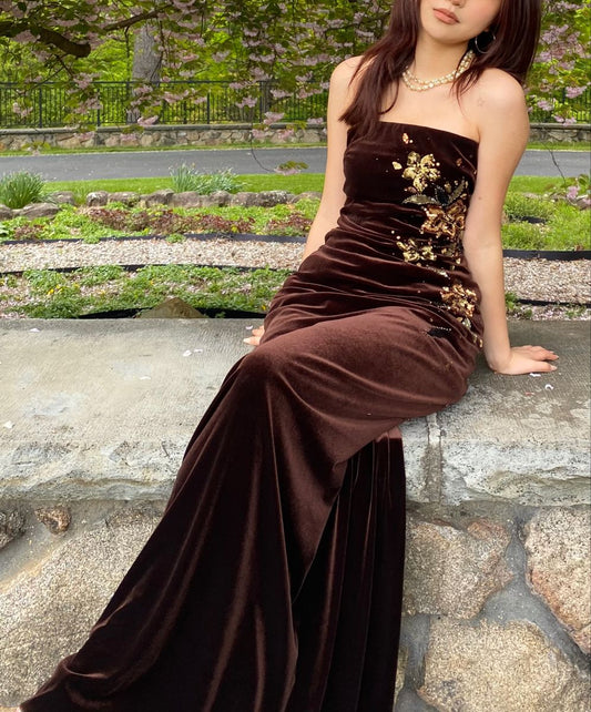 Robe bandeau en velours marron foncé doré : coupe sirène ajustée, ornement floral, robe longue de soirée rétro de luxe gh6605
