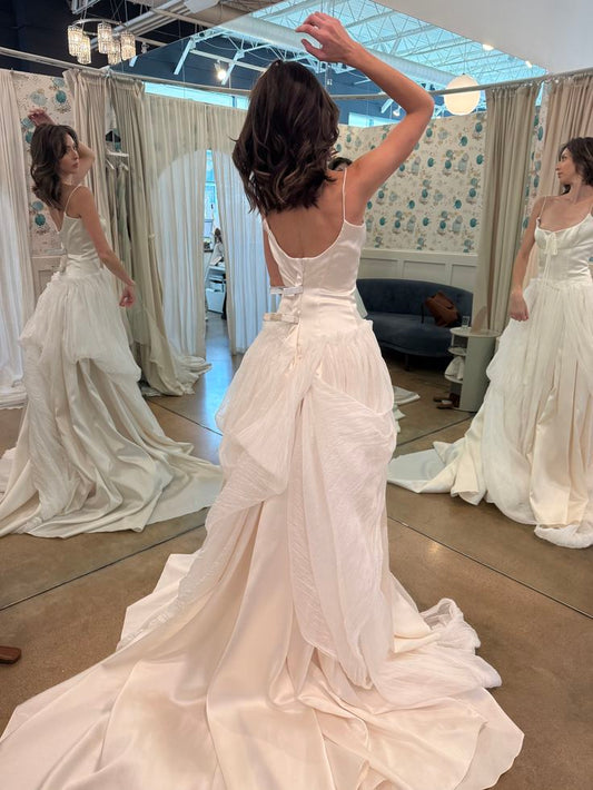 girlhomeshops-Wedding dress White floor-length wedding dress with a train - a fashionable wedding gown for brides bridal gown gh6170