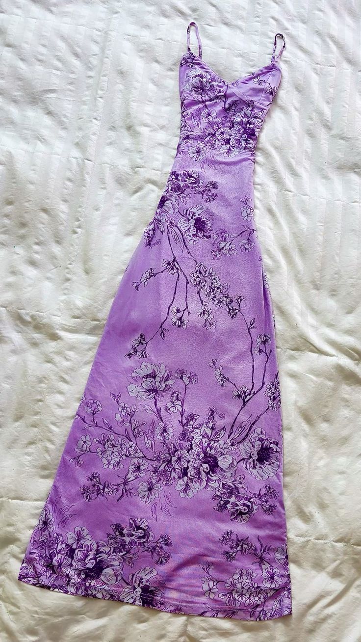 Robe longue à fines bretelles spaghetti en satin violet à motif floral : tissu satiné, sans manches, robe de soirée rétro formelle gh6618