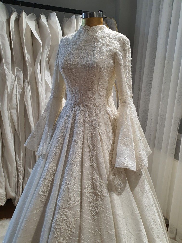 Vintage Palace Style High-Neck Lace Bell-Sleeve Gown | Sequin Tulle Ballgown Maxi Dress for Wedding Bridal Evening Engagement Banquet gh6412