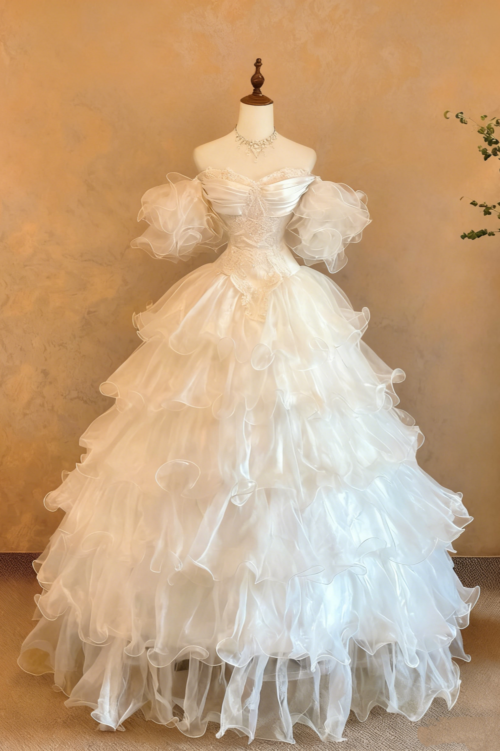 girlhomeshops-Off-Shoulder Puff-Sleeve Floor-Length Court-Style Wedding Dress in Beige Lace Tulle gh6357