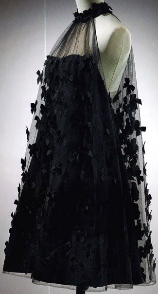 Girlhomeshops - Robe de soirée courte noire en tulle à bretelles et motif papillon gh5692