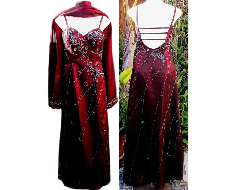 Robe de soirée longue en satin bordeaux magnifique et élégante, style vintage, avec perles, châle assorti, gh3427