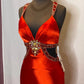 Robe de soirée longue en satin rouge magnifique et brillante, exquise, dos nu, longue et élégante, avec traîne au sol, gh3545