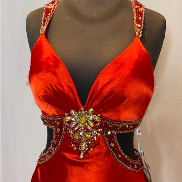 Robe de soirée longue en satin rouge magnifique et brillante, exquise, dos nu, longue et élégante, avec traîne au sol, gh3545