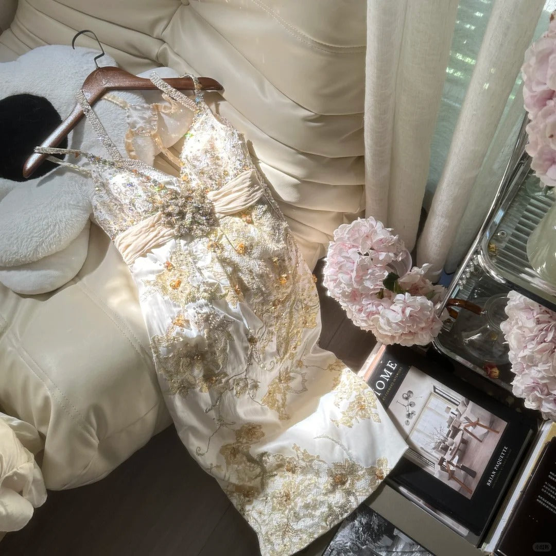 Robe de soirée courte en satin ivoire et doré, avec perles florales et paillettes, gh4624