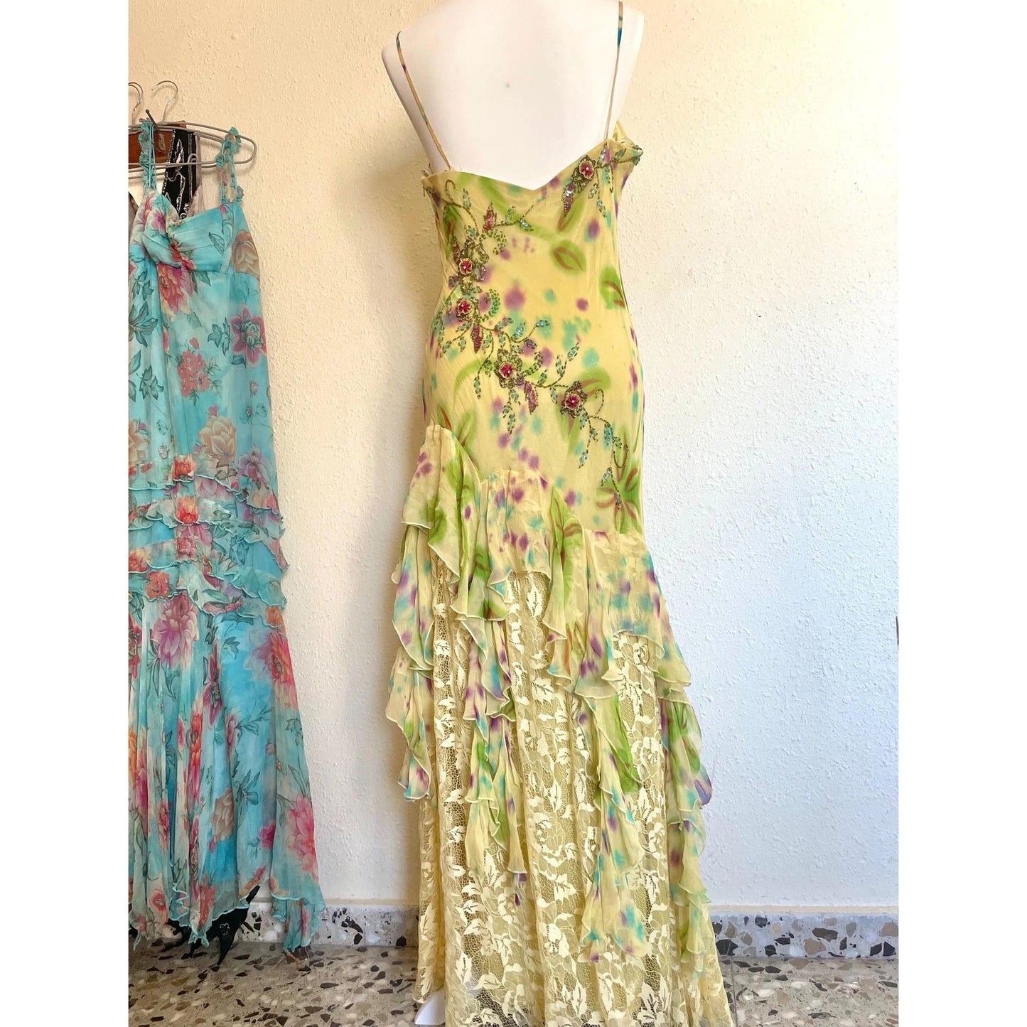 Yellow fashion elegant exquisite beaded spaghetti strap tulle long ruffled lace ball gown evening dress party dress prom dress gh3187