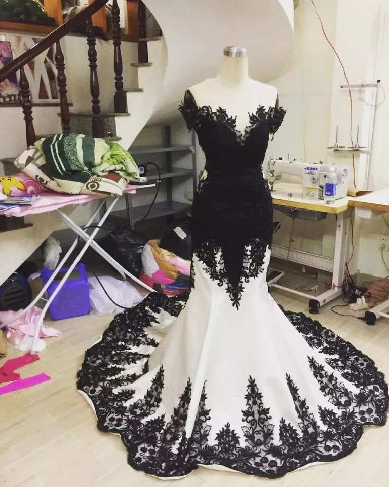 Black gorgeous exquisite lace V-neck backless long floor-length trailing satin sexy elegant ball gown evening dress wedding dress gh3456
