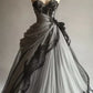 Robe de soirée longue en tulle avec appliques en dentelle délicate et volantée, noire, gh3397