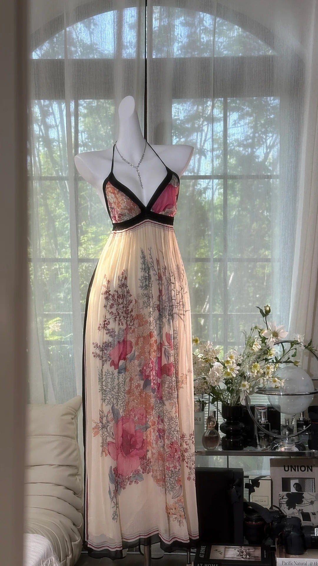 Girlhomeshops-Beige Exquisite Floral Backless Halter Long Chiffon Prom dress Evening Dress Party Dress gh5076