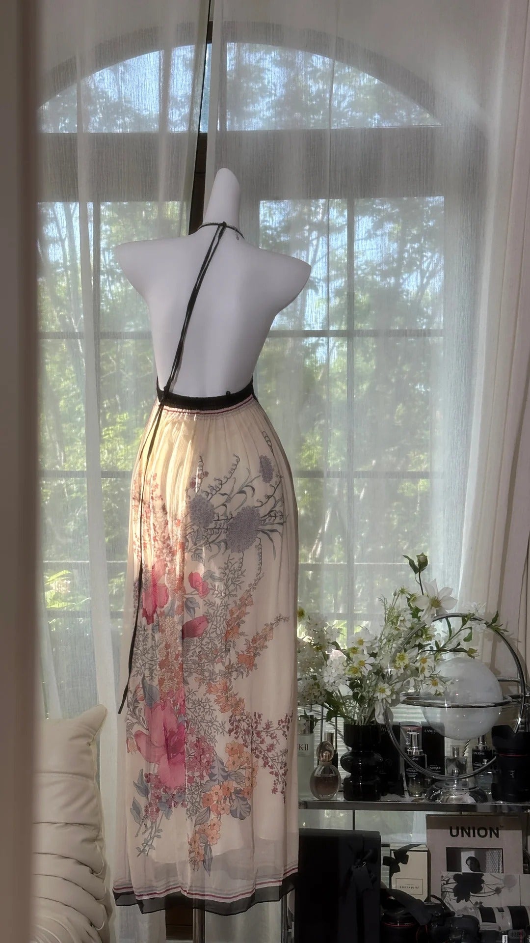 Girlhomeshops-Beige Exquisite Floral Backless Halter Long Chiffon Prom dress Evening Dress Party Dress gh5076