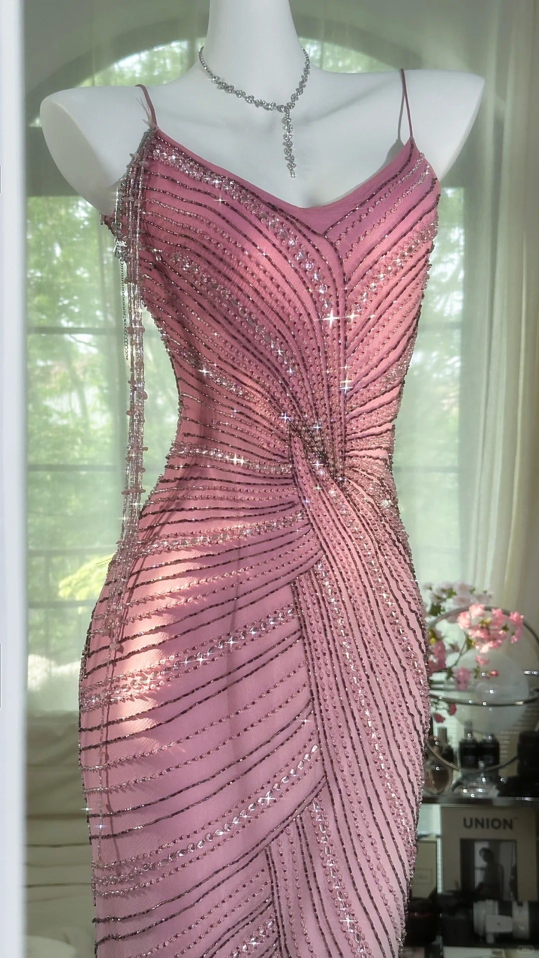 Robe de soirée courte en tulle et mousseline de soie, élégante et magnifique, rose, avec pompons perlés, robe de cocktail, robe de bal, robe de soirée, robe de fête d'anniversaire, robe de bal, gh4086