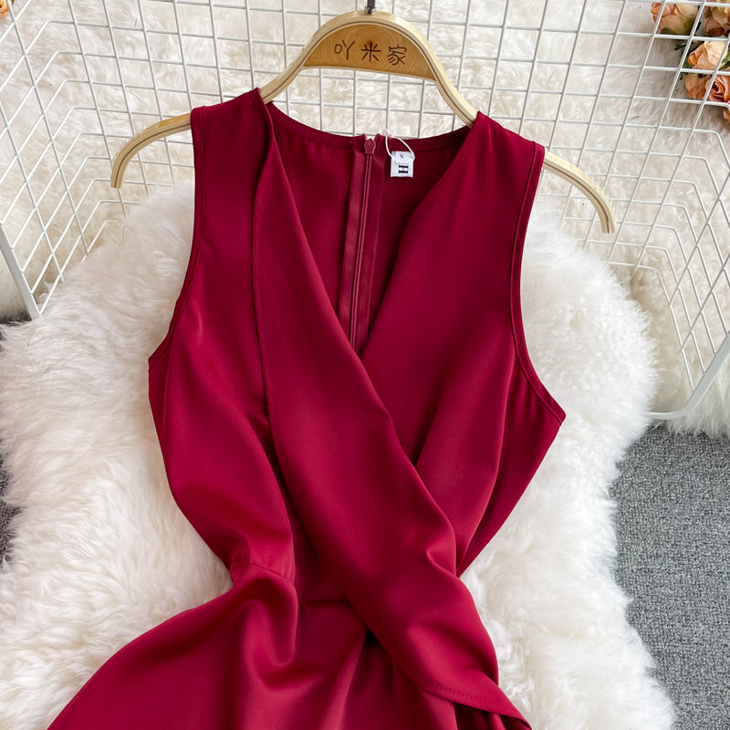Rotes kurzes Kleid mit V-Ausschnitt Modekleid 10939