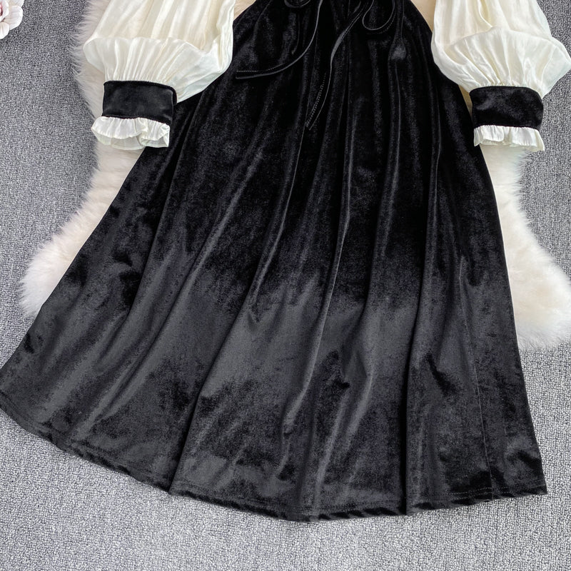 Schwarzes Samtkleid mit langen Ärmeln Modekleid 10954