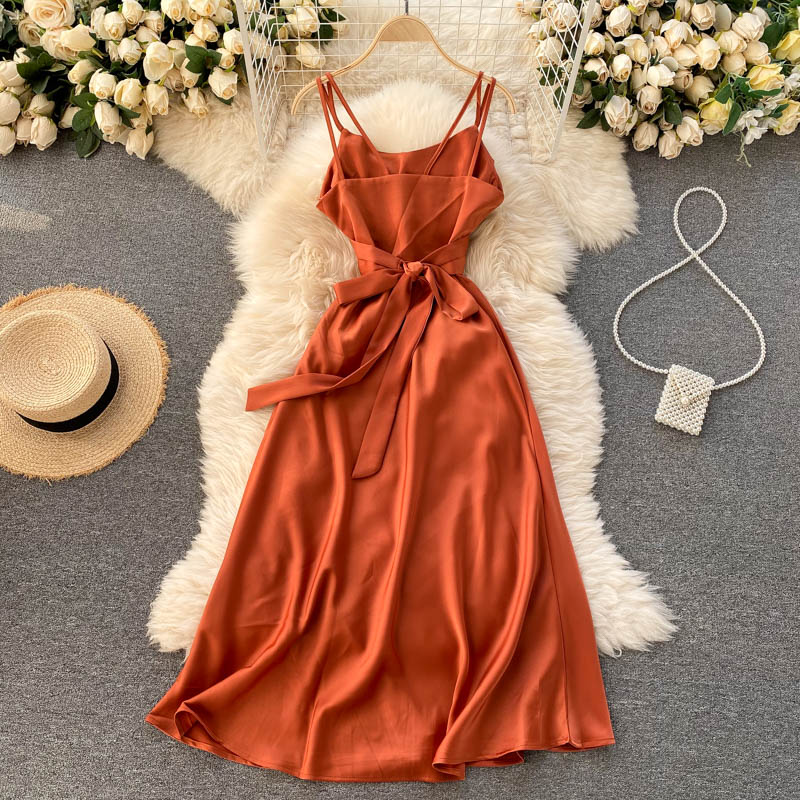Süßes kurzes A-Linien-Kleid aus Satin Modekleid 10944