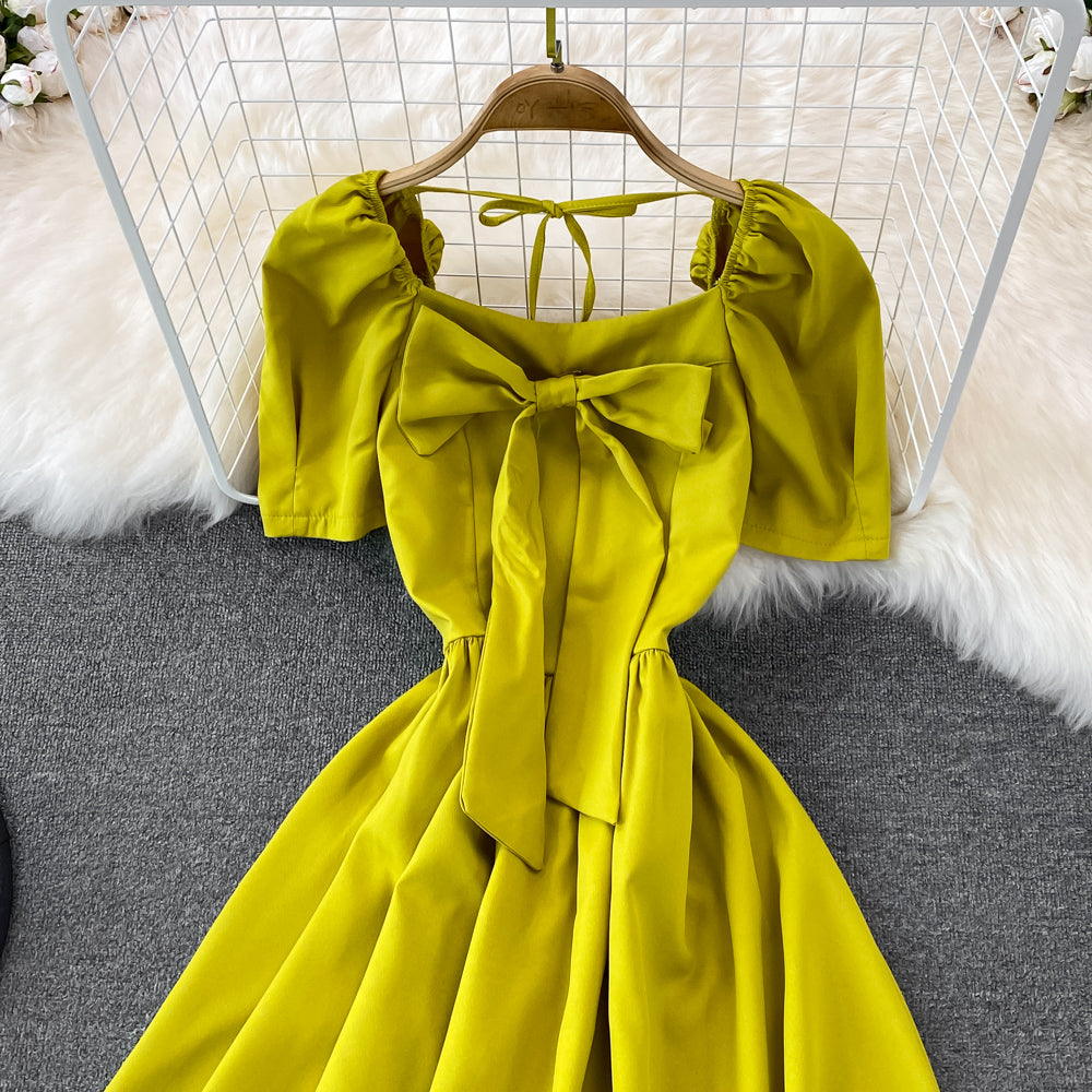 Niedliches kurzes Kleid mit Schleife in A-Linie 10696