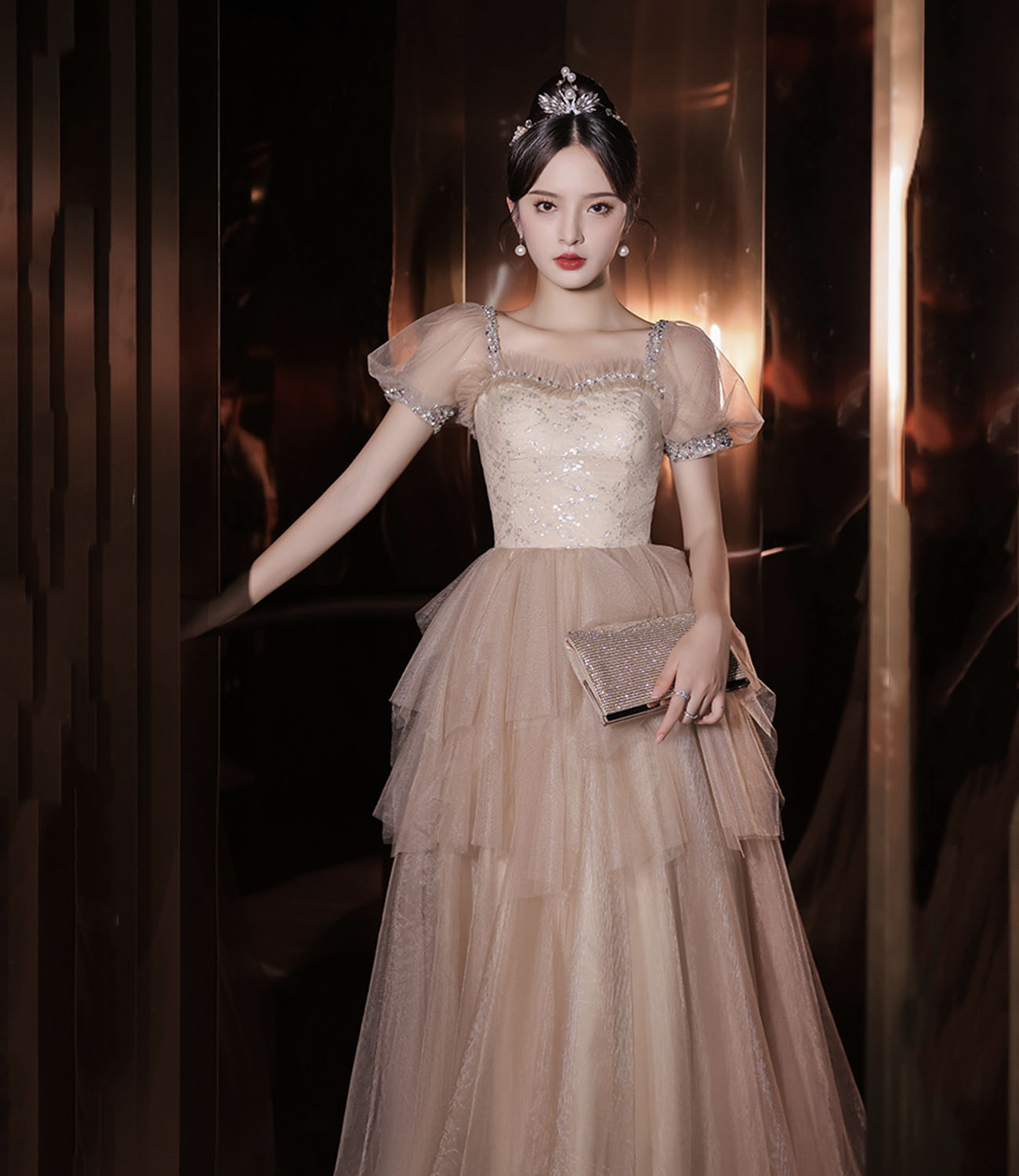 Robe de soirée longue en tulle à paillettes et jolie ligne A 10413