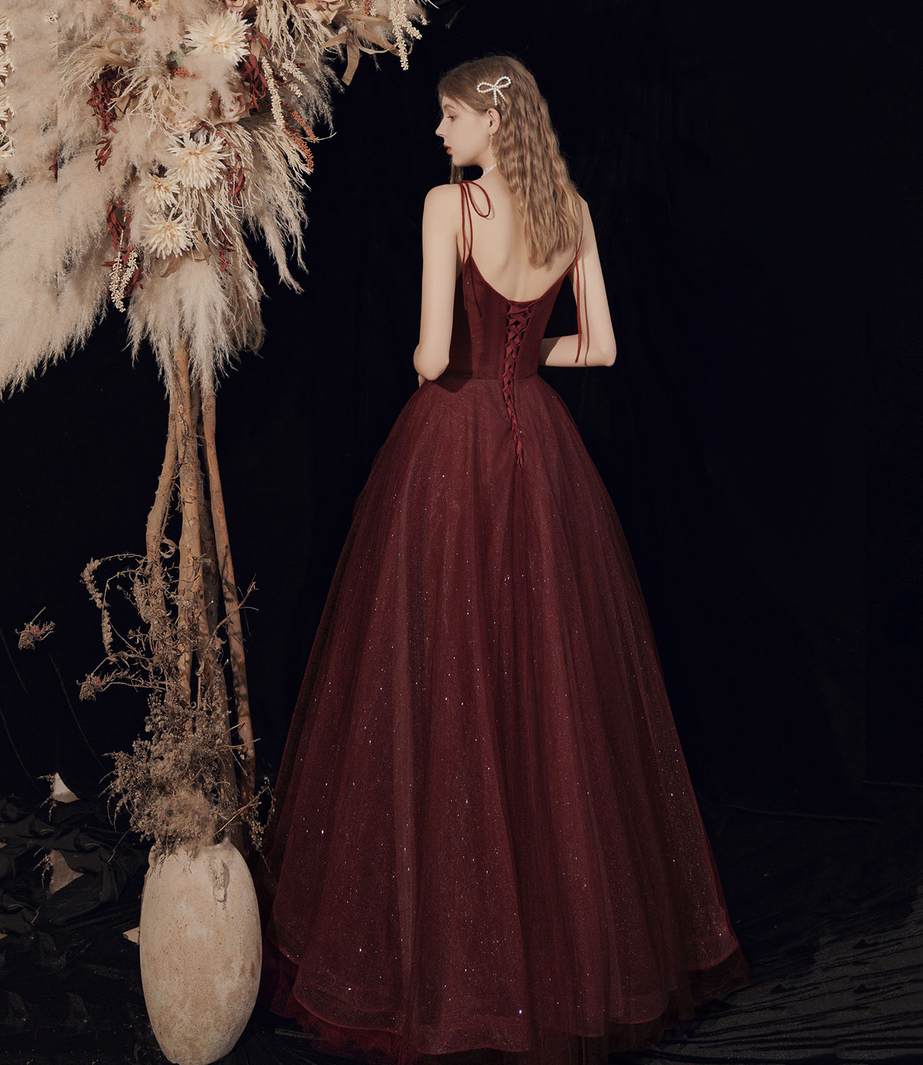 Robe de soirée longue en tulle bordeaux avec perles 10418