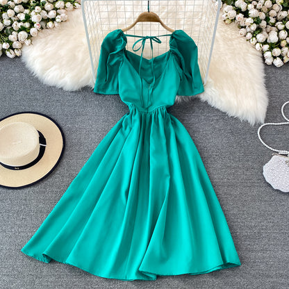 Niedliches kurzes Kleid mit Schleife in A-Linie 10696