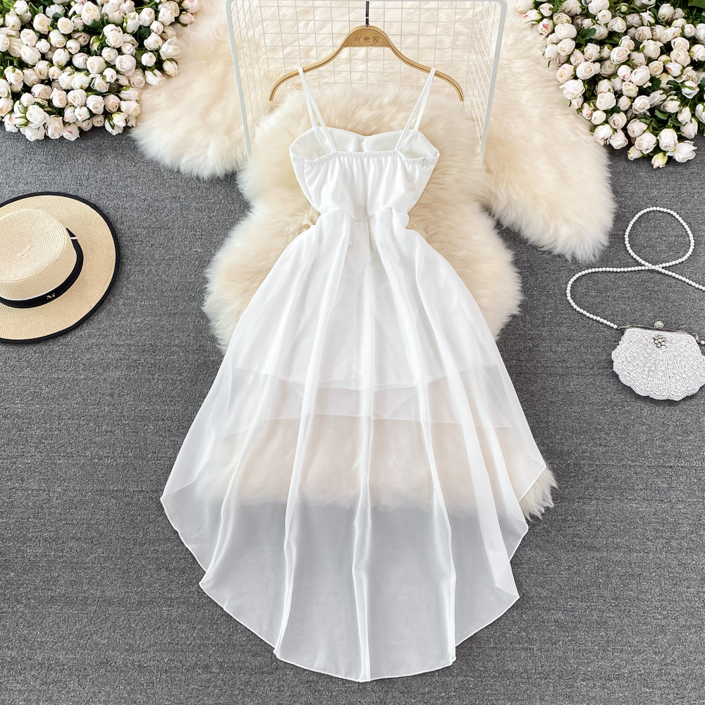 Weißes unregelmäßiges trägerloses Sommerkleid 11004