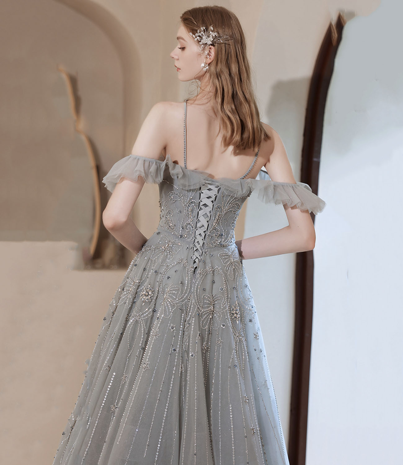 Langes Ballkleid aus grauem Tüll mit Perlen A-Linie Abendkleid 10425