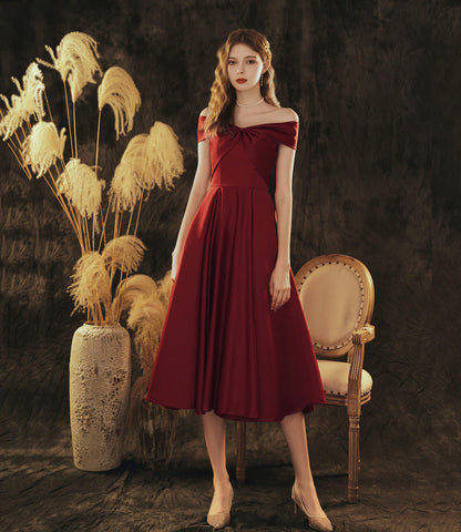 Robe de soirée longue en tulle bordeaux avec perles 10418