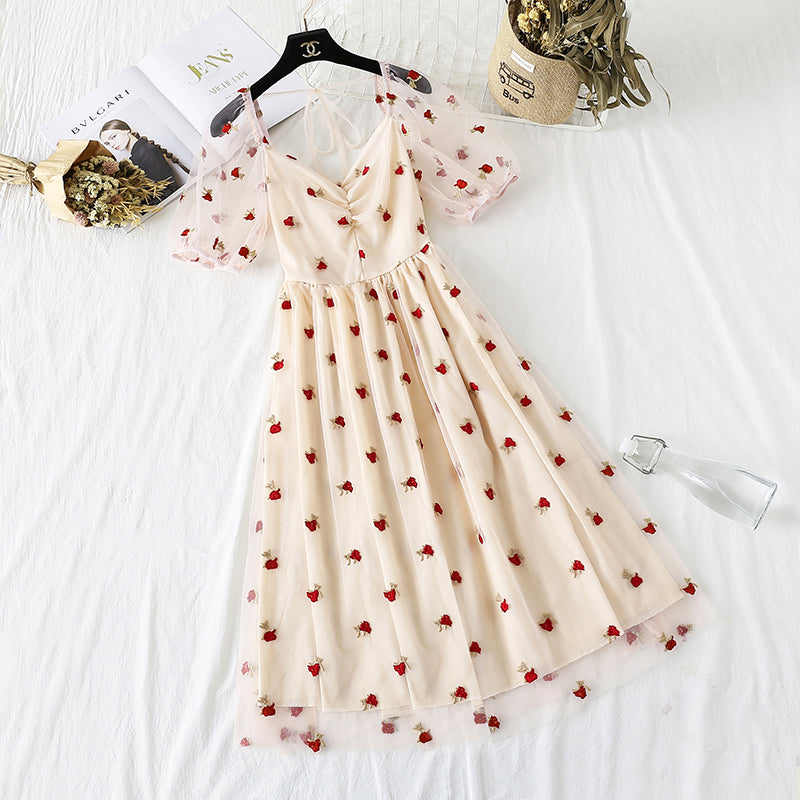 Super feenhaftes süßes Kleid 4312 mit Mesh-Stickerei