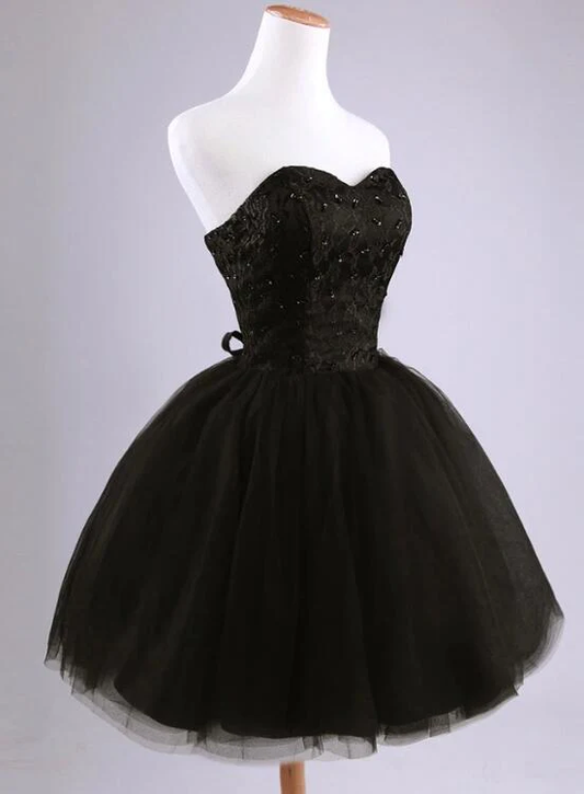 Belle robe de soirée courte noire en dentelle et tulle, robe de bal courte à décolleté en cœur gh159