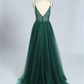 Smaragdgrünes Tüll-Abschlussballkleid Perlen V-Ausschnitt gh2341