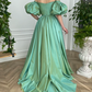 Smaragdfarbenes schillerndes drapiertes Kleid gh1842