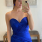 Langes formelles Kleid aus königsblauem Satin mit Herzausschnitt und Schlitz gh2376